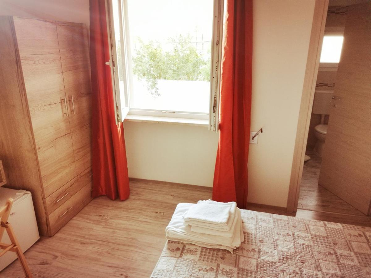 Via Alessandria Hotell Racale Exteriör bild