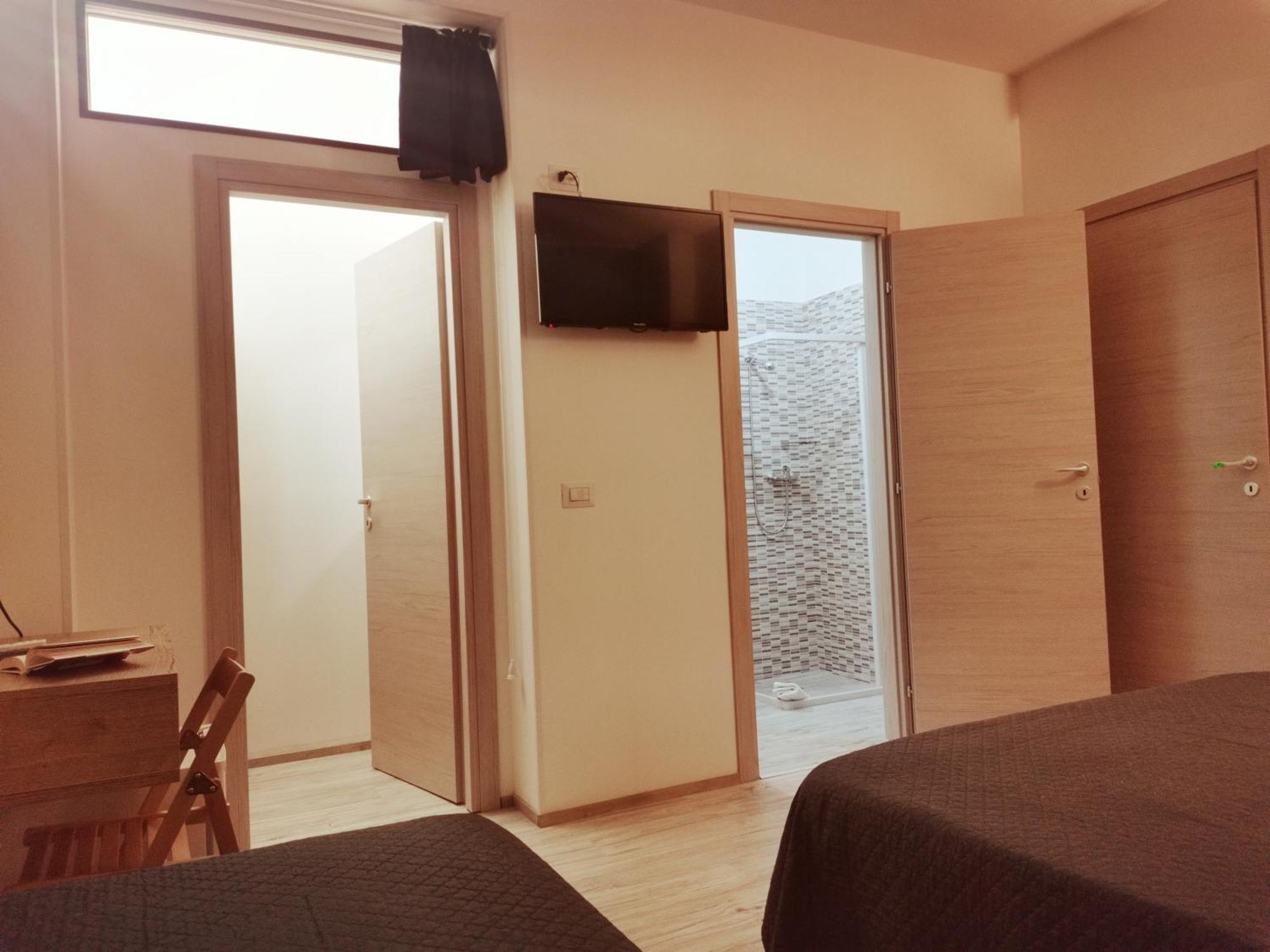Via Alessandria Hotell Racale Rum bild